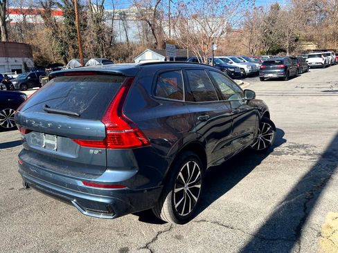 Used 2025 Volvo XC60 B5 Plus image 5