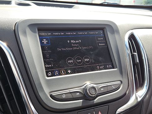 Used 2024 Chevrolet Equinox LT FWD image 16