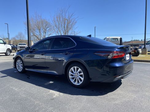 Used 2021 Toyota Camry LE image 7