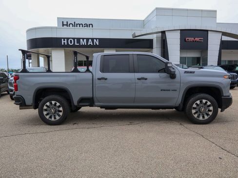 Used 2024 Chevrolet Silverado 2500 Custom w/ Custom Value Package AWD/4WD image 2
