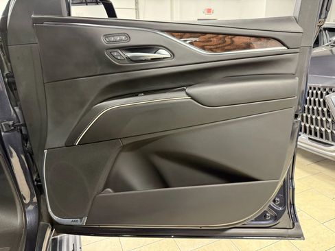 Used 2023 Cadillac Escalade Sport Platinum w/ LPO, ONYX Package image 37