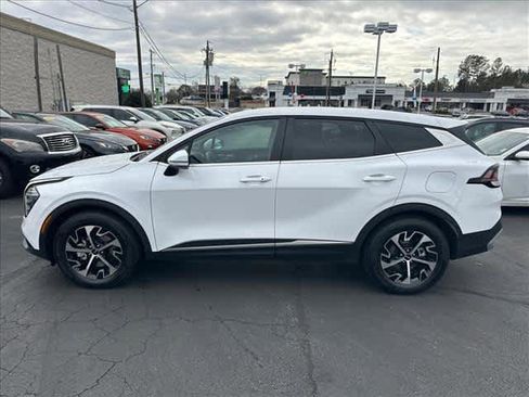 Used 2025 Kia Sportage EX image 6