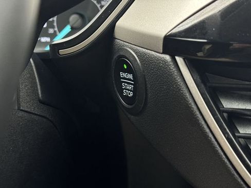Used 2022 Ford Escape SE w/ Cold Weather Package FWD image 17