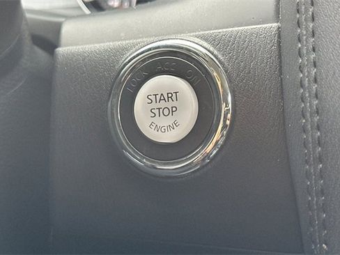 Used 2024 Nissan Armada SV image 29