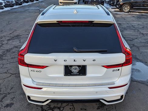 Used 2022 Volvo XC60 B5 R-Design w/ Advanced Package image 8