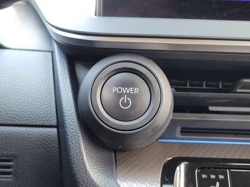 Used 2024 Toyota Prius XLE FWD image 13