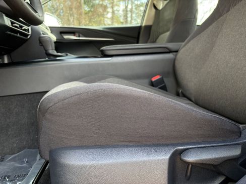 Used 2025 Toyota Camry LE image 23