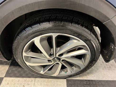 Used 2018 Kia Niro Touring image 15