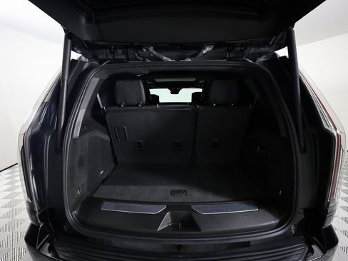 Used 2025 Cadillac Escalade V image 7