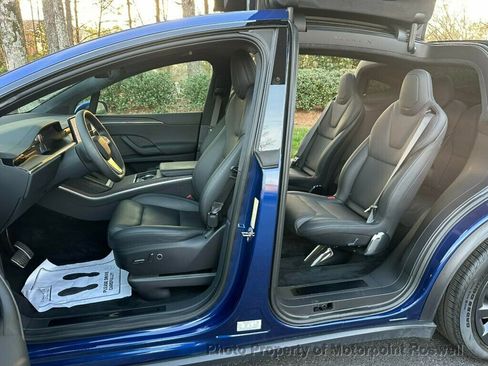 Used 2024 Tesla Model X image 18