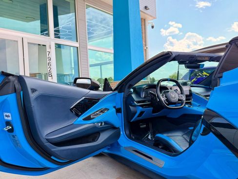 Used 2021 Chevrolet Corvette Stingray Premium Conv w/ Z51 Performance Package RWD image 24