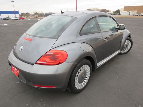 Used 2012 Volkswagen Beetle 2.5 image 5