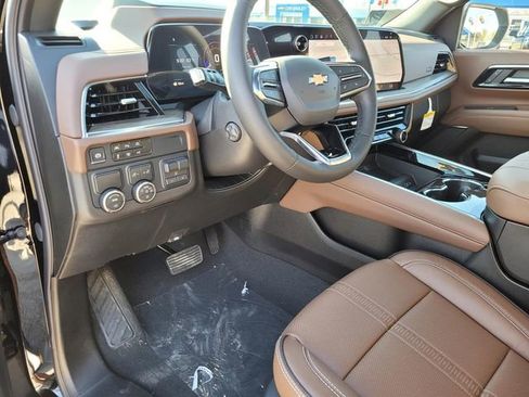 New 2026 Chevrolet Suburban High Country image 12