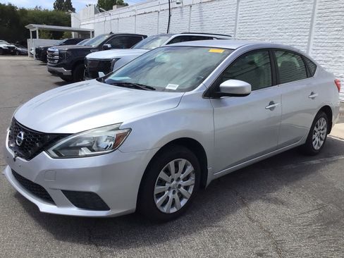 Used 2016 Nissan Sentra S FWD image 2
