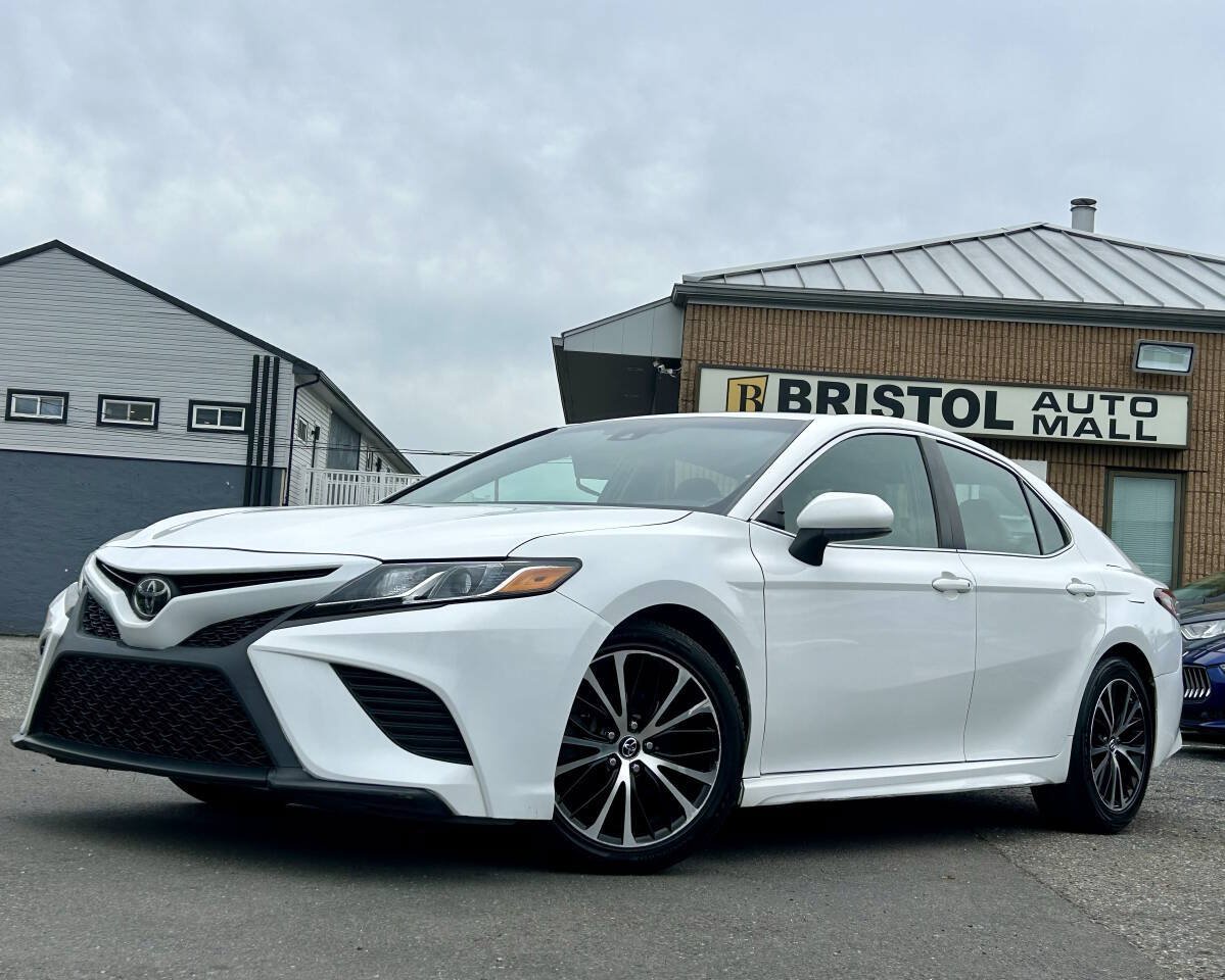 Used 2018 Toyota Camry SE FWD image 30