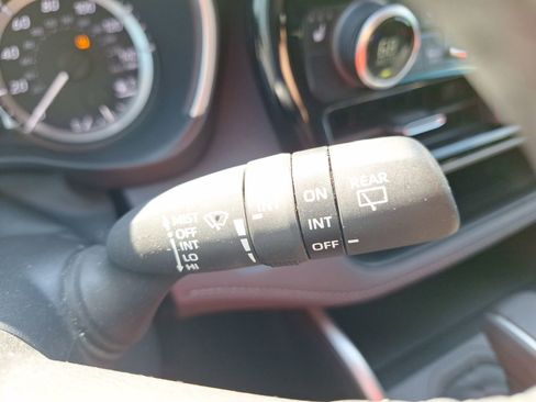 Used 2024 Toyota Highlander LE image 24