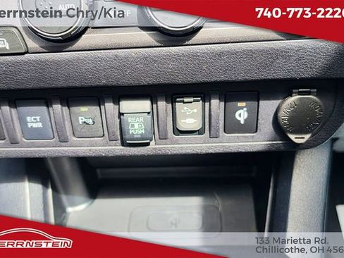 Used 2019 Toyota Tacoma TRD Sport image 19