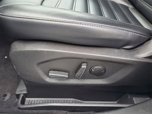 Used 2024 Ford Edge SEL image 10