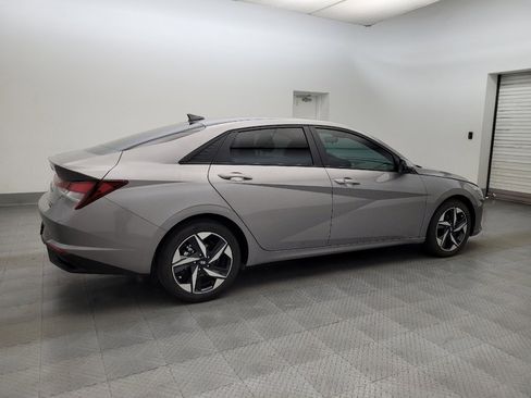 Used 2023 Hyundai Elantra SEL w/ Convenience Package FWD image 10