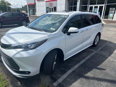 Certified 2026 Toyota Sienna XLE AWD/4WD image 2