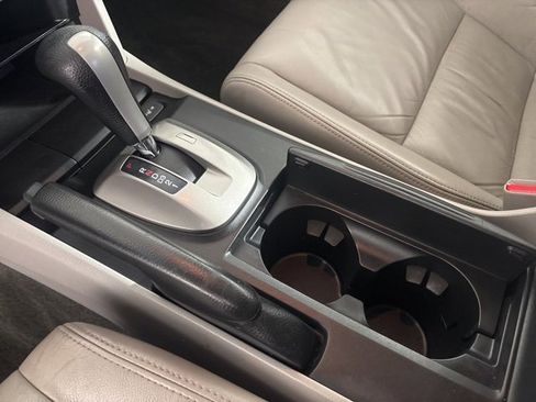 Used 2010 Honda Accord EX-L image 17