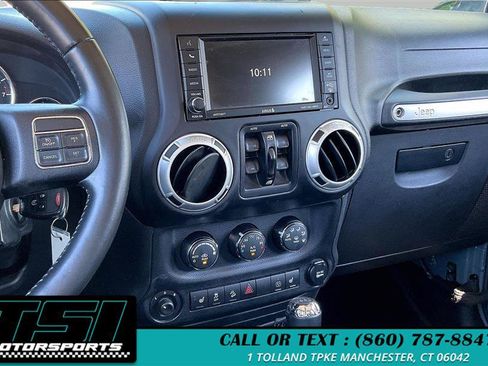 Used 2014 Jeep Wrangler Unlimited Sahara w/ Dual Top Group AWD/4WD image 6