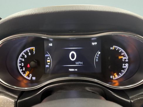 Used 2018 Jeep Grand Cherokee Laredo RWD image 19