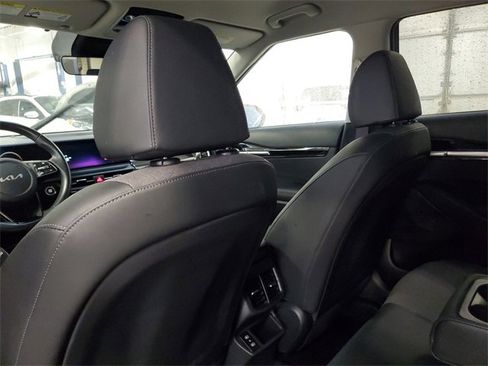 Certified 2024 Kia Seltos X-Line image 8