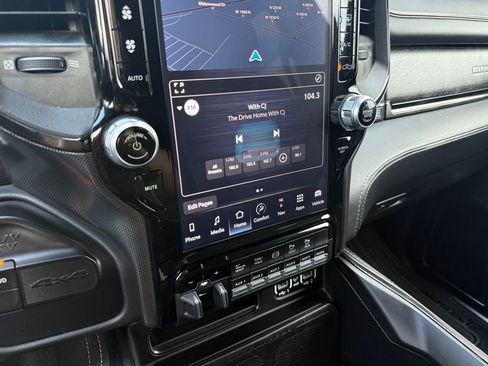 Used 2023 RAM 2500 Limited AWD/4WD image 42
