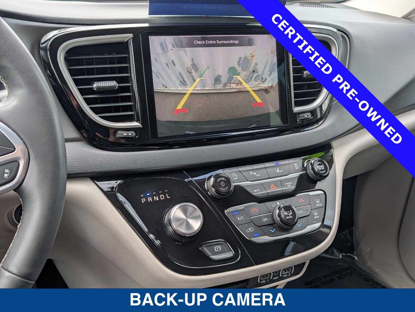 Used 2023 Chrysler Pacifica Touring-L FWD image 31