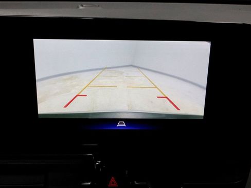 Used 2025 Chevrolet TrailBlazer LT image 2