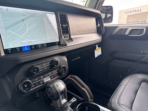 New 2026 Ford Bronco Badlands image 28