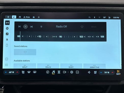 Used 2023 Rivian R1T Adventure image 30