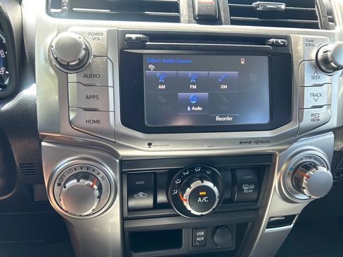 Used 2018 Toyota 4Runner SR5 Premium AWD/4WD image 19