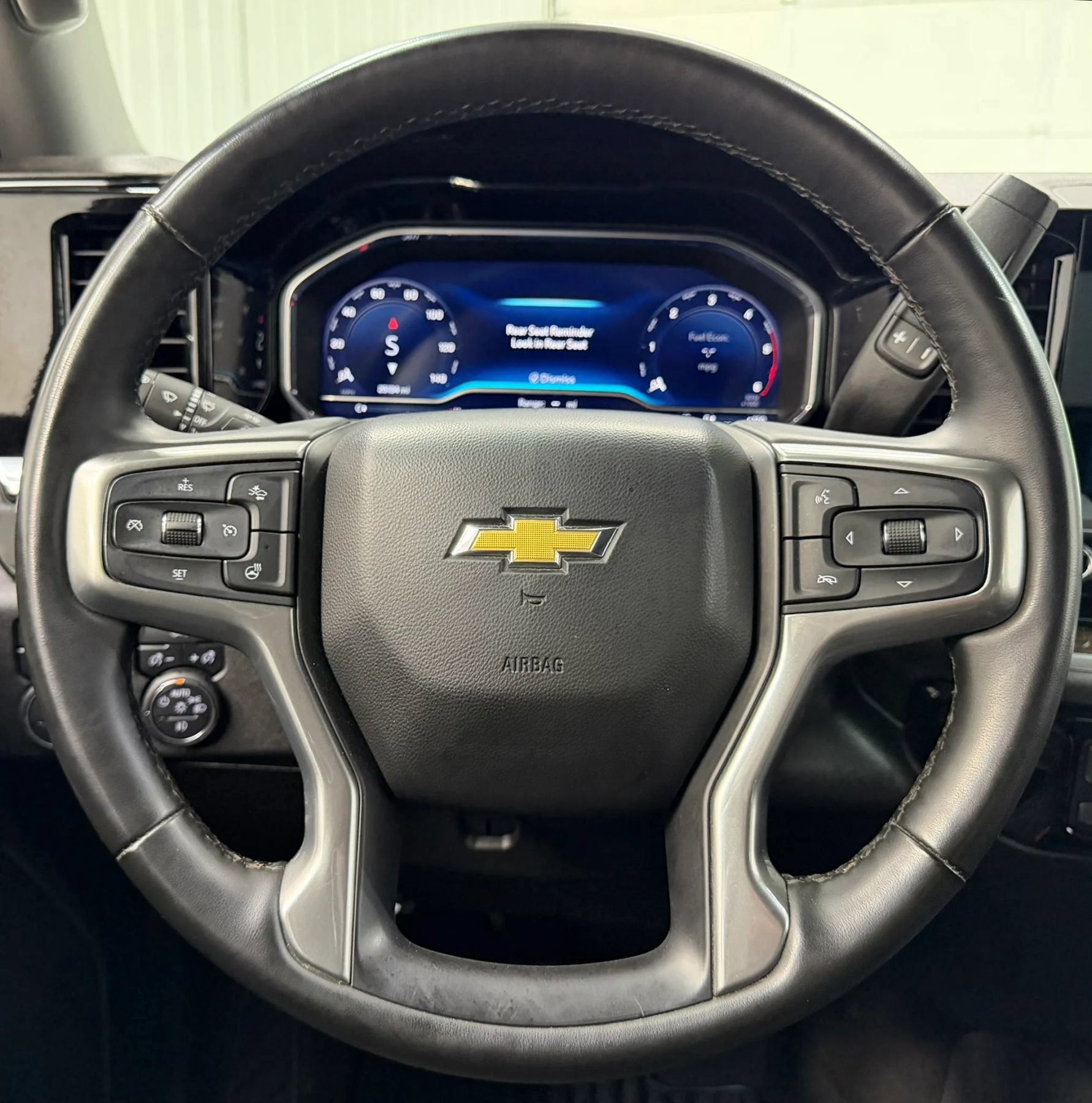 Used 2025 Chevrolet Silverado 2500 LT w/ Convenience Package AWD/4WD image 20