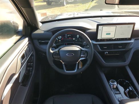 New 2026 Ford Explorer Platinum image 23