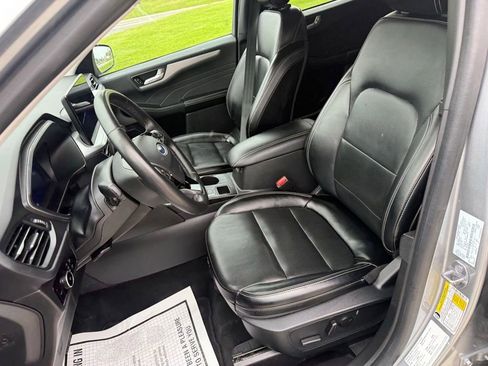 Certified 2024 Ford Escape Platinum AWD/4WD image 20