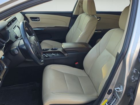Used 2018 Toyota Avalon Limited FWD image 9