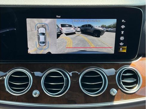 Used 2022 Mercedes-Benz E 350 Sedan image 11