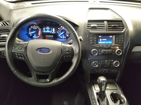 Used 2019 Ford Explorer XLT w/ Class III Trailer Tow Package image 22