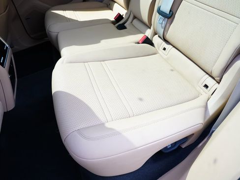 Used 2022 Porsche Cayenne S image 25