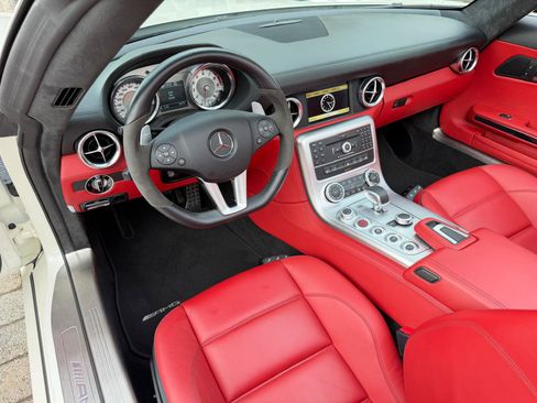 Used 2012 Mercedes-Benz SLS AMG Roadster image 38