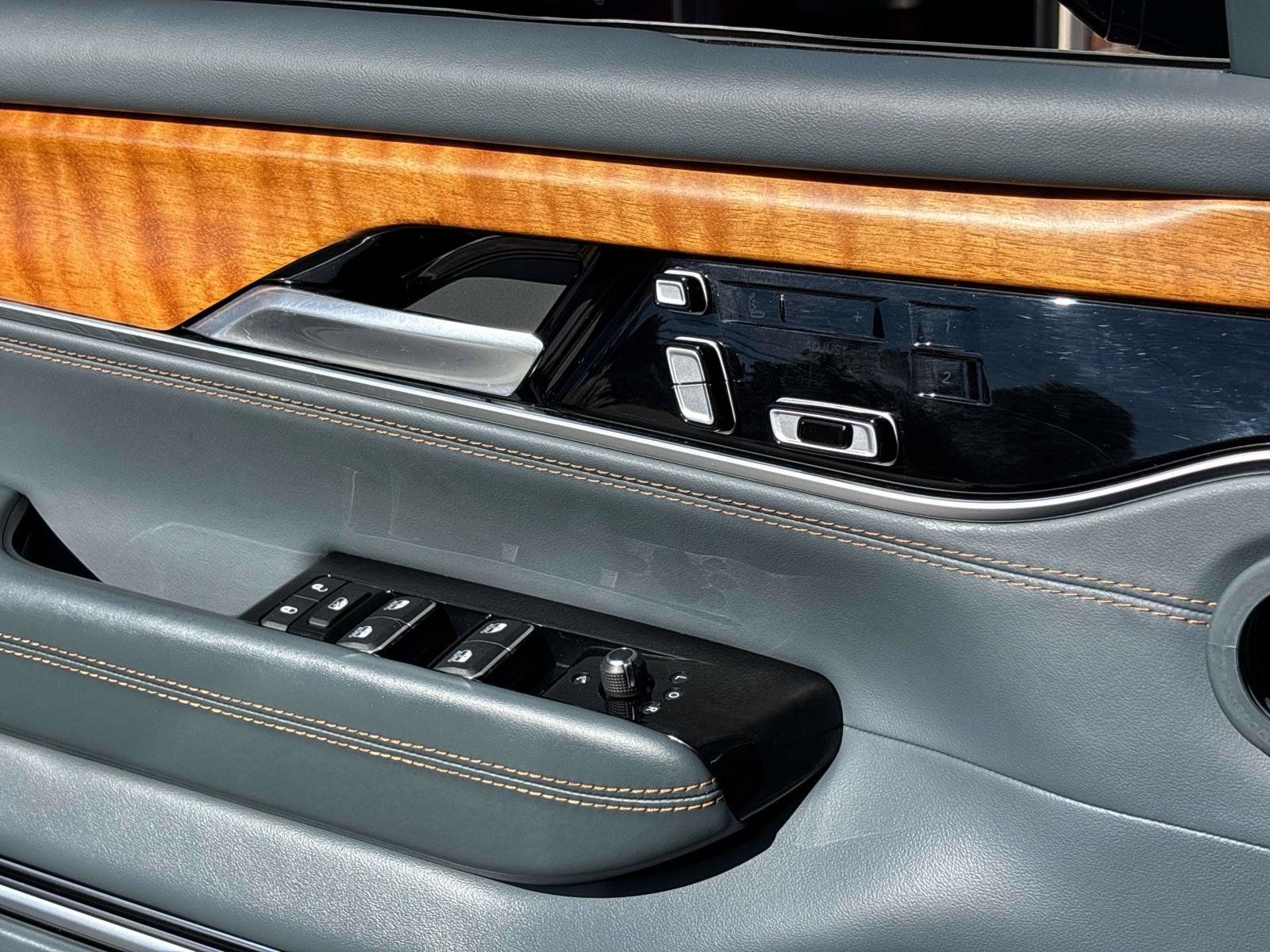 Used 2022 Jeep Grand Wagoneer Series II w/ Convenience Group III AWD/4WD image 20