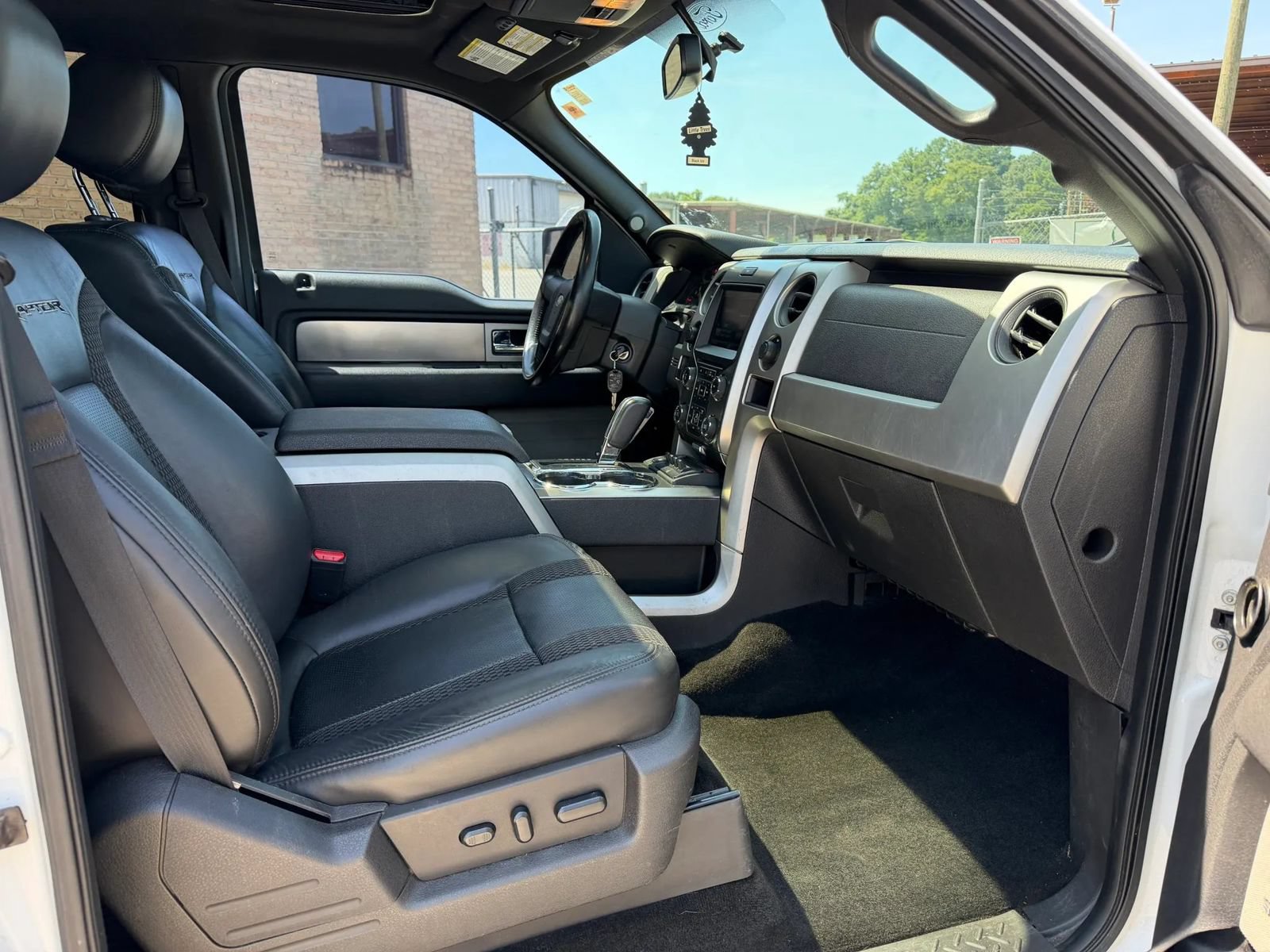 Used 2014 Ford F150 Raptor w/ Equipment Group 801A Luxury AWD/4WD image 9