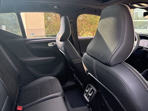 Used 2023 Volvo XC40 Recharge Ultimate AWD/4WD image 12