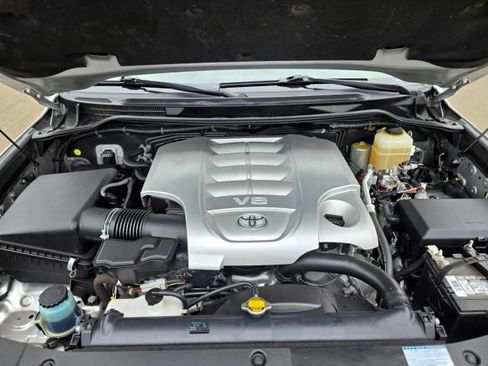 Used 2013 Toyota Land Cruiser AWD/4WD image 47