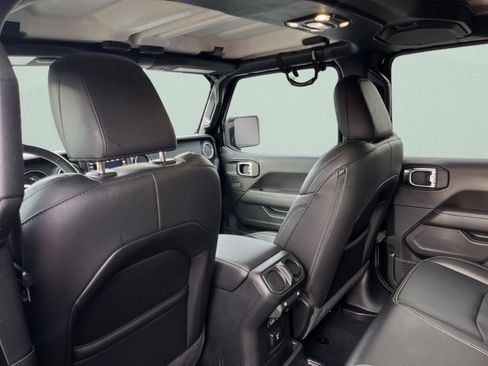 Used 2023 Jeep Wrangler Sahara w/ Cold Weather Group image 26