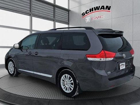 Used 2012 Toyota Sienna XLE image 6