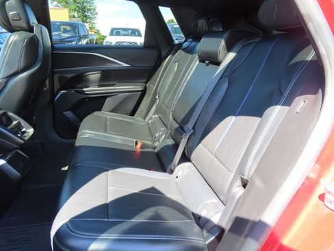 Certified 2024 Cadillac Lyriq Luxury AWD/4WD image 39