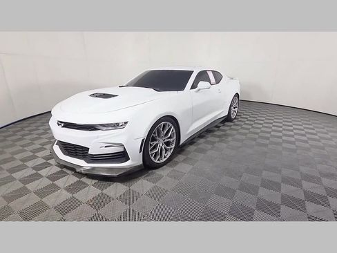 Used 2020 Chevrolet Camaro SS RWD image 50